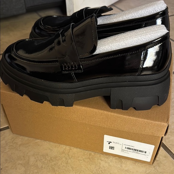 Women’s Black Loafers - Picture 2 of 3